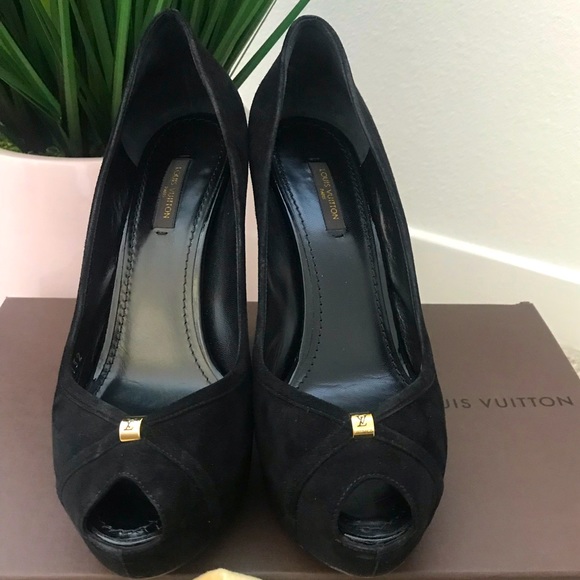 Authentic LV peep-toe platforms, (sz 8) Beautiful! Size 39 runs more like 8.50. - Picture 1 of 12